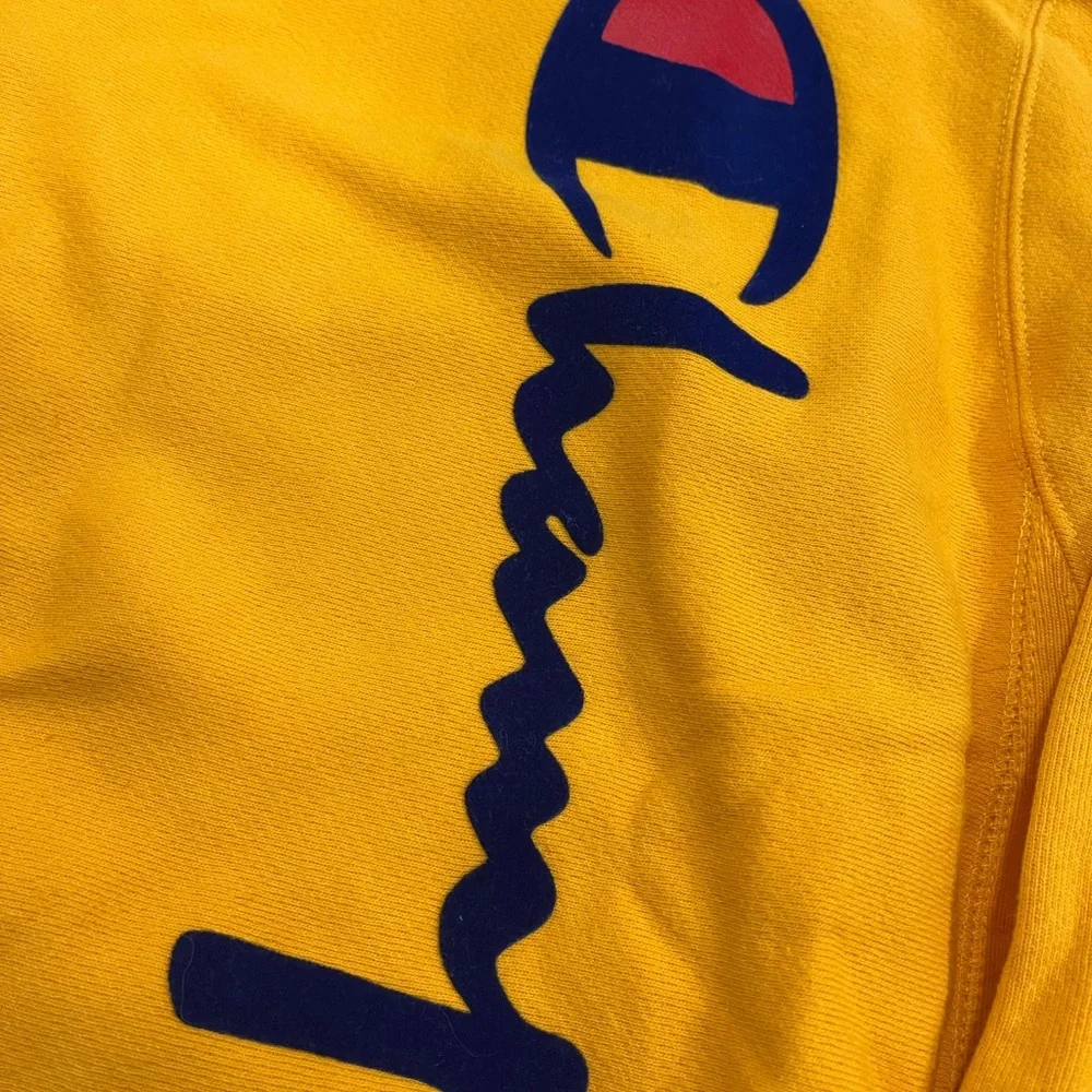 Champion Reverse Weave Crewneck Logo Sweatshirt Yellow Gold Size Medium - Picture 3 of 5